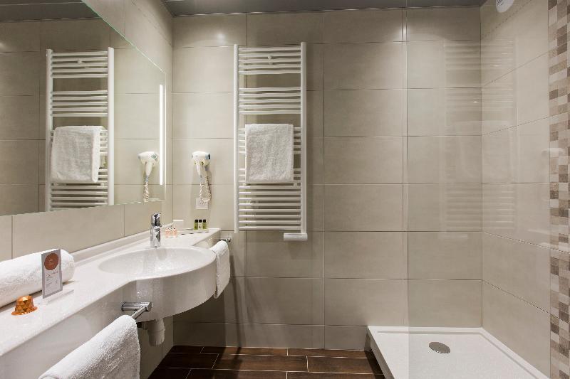 Roi Soleil Prestige Strasbourg Hotel Schiltigheim Buitenkant foto
